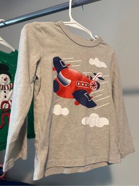 Boys 2T longs sleeve T-shirt bundle. The Children's Place.